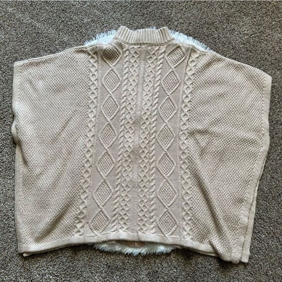 Cupcakes & Cashmere Classic Sweater Poncho Oversized Zip Front Womens Size Small - Picture 2 of 9
